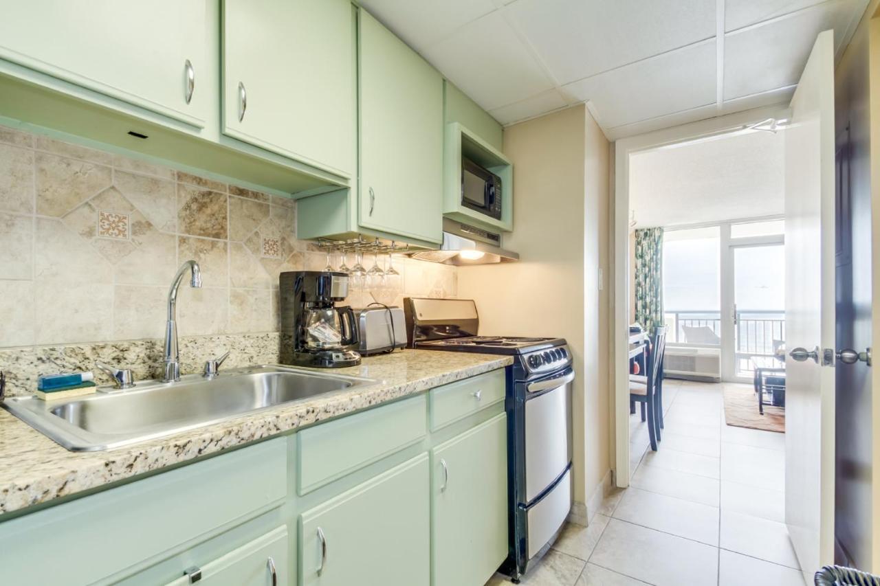 Oceanfront Condo W Balcony Minutes Walk To The Beach Myrtle Beach Exterior photo